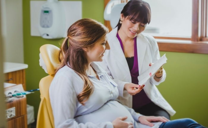 Hamilelikte ve Menstrual Döngülerde Diş Eti Kanaması Normal Midir?